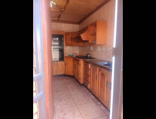 3 BEDROOM PROPERTY TO RENT IN NGUNI SECTION